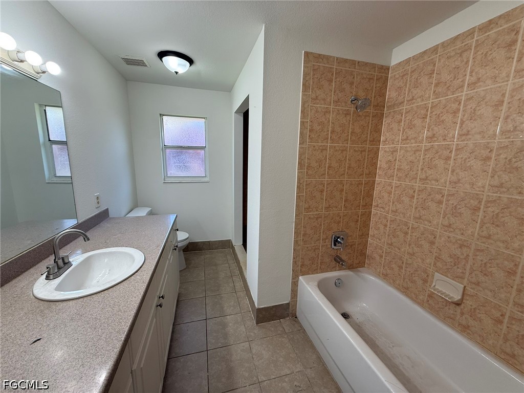 3 Bed SingleFamilyResidence for Sale in Lehigh Acres, FL — photo 5