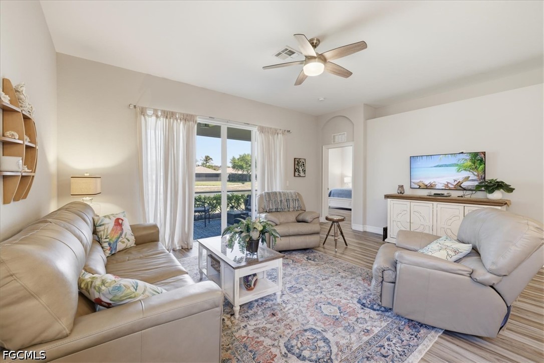 3 Bed Waterfront Home for Sale in Coral Lakes, photo 5