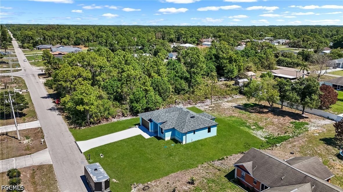 3 Bed SingleFamilyResidence for Sale in Lehigh Acres, photo 5