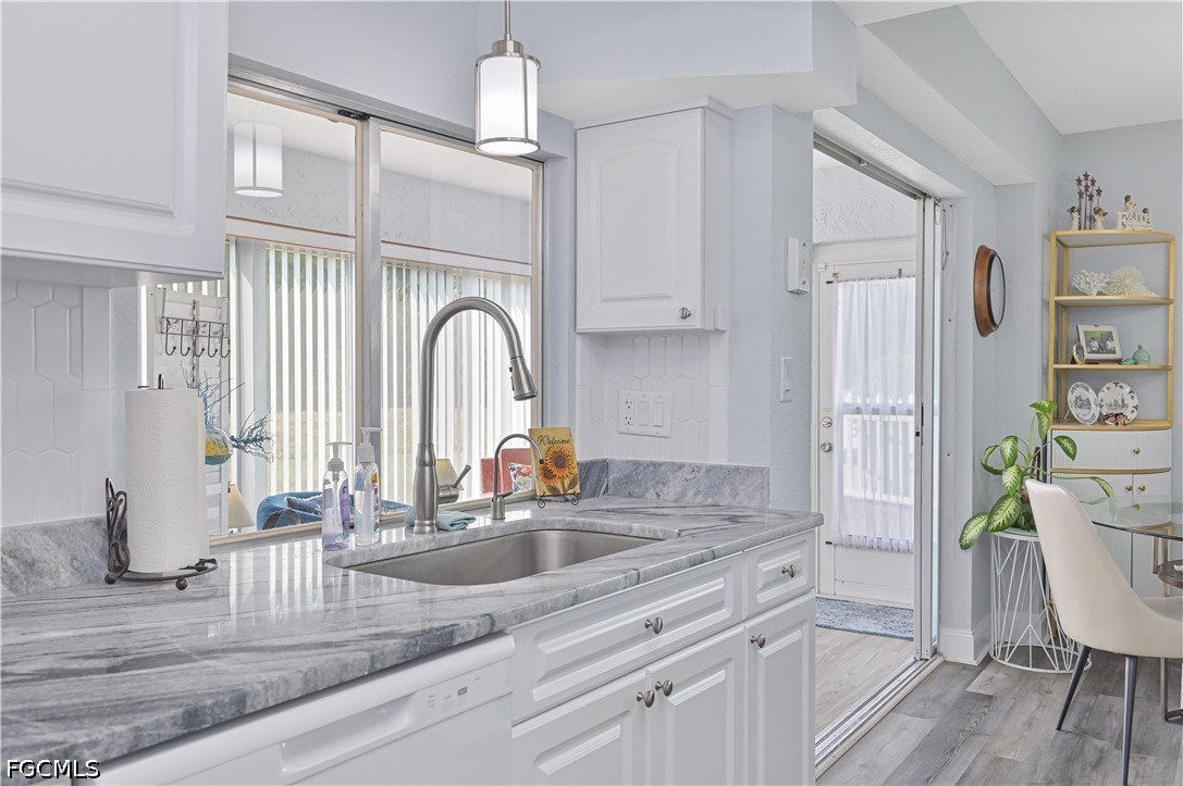 2 Bed Condominium for Sale in North Fort Myers, FL, $125,000 — photo 5