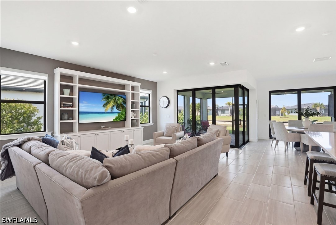 3 Bed Waterfront Home for Sale in Naples, photo 5
