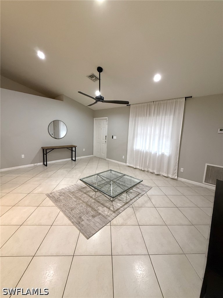 4 Bed SingleFamilyResidence for Sale in Naples, photo 5