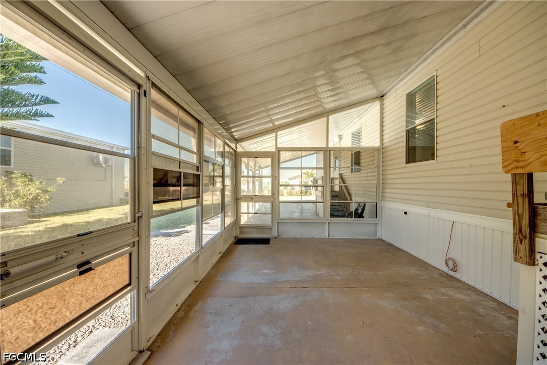 2 Bed ManufacturedHome for Sale in Pine Island Cove, photo 5