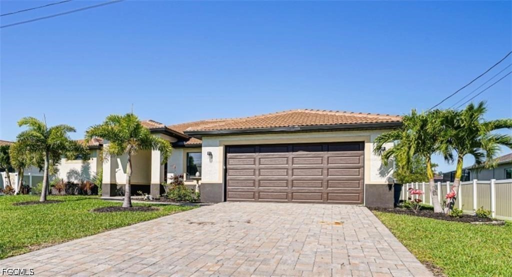 3 Bed Pool Home for Sale in Cape Coral, photo 5
