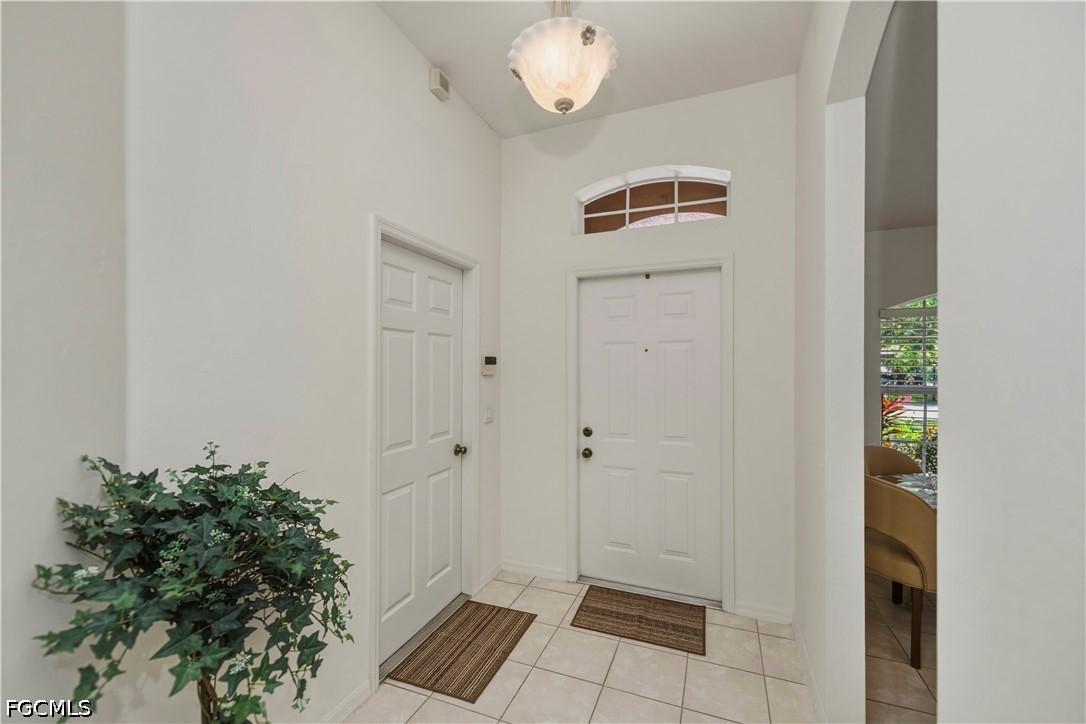 3 Bed SingleFamilyResidence for Sale in Fort Myers, photo 5