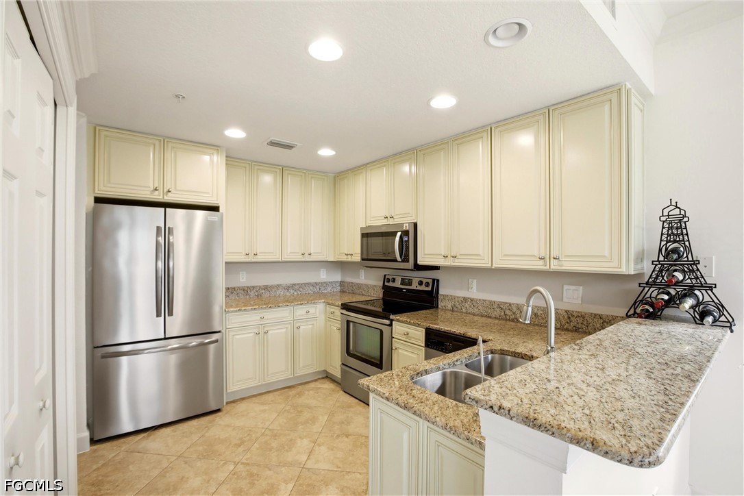2 Bed Waterfront Home for Sale in Pebblebrook, photo 5