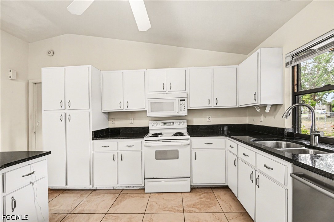 4 Bed SingleFamilyResidence for Sale in Cape Coral, photo 5
