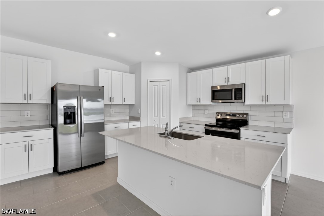 4 Bed Waterfront Home for Sale in Savanna Lakes, FL — photo 5