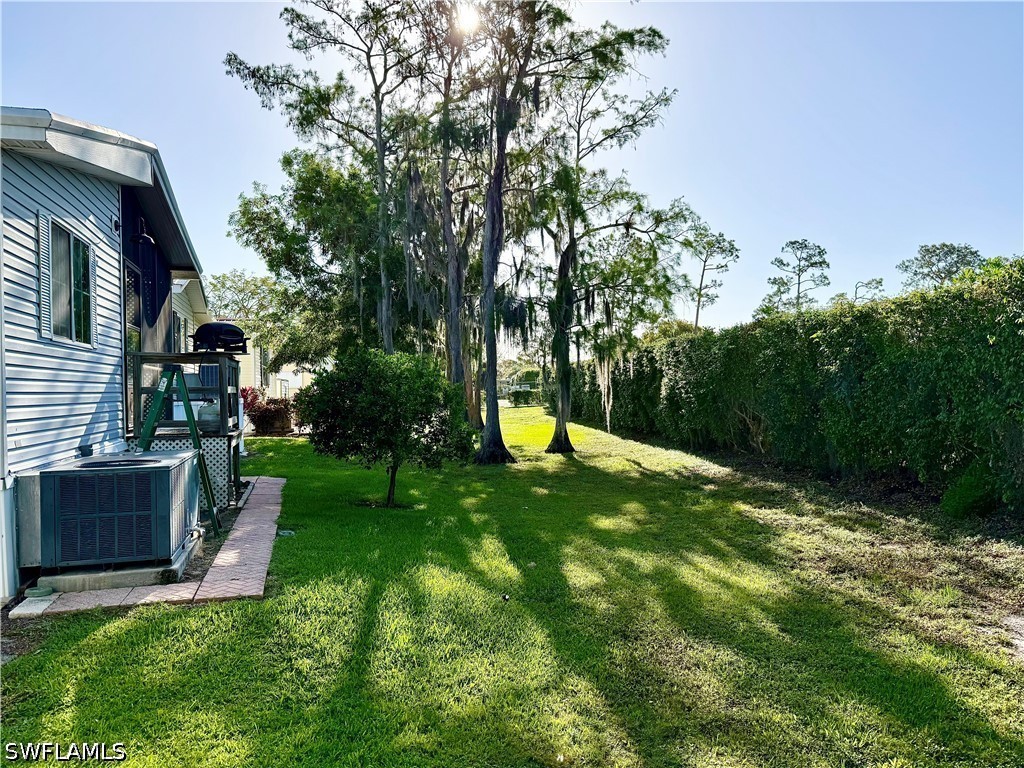 1 Bed ManufacturedHome for Sale in Naples, FL, $135,000 — photo 5