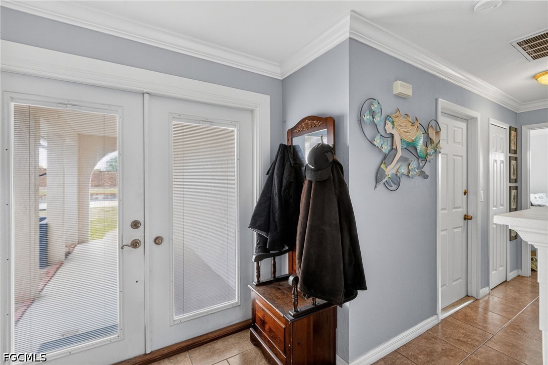 3 Bed Pool Home for Sale in Cape Coral, photo 5