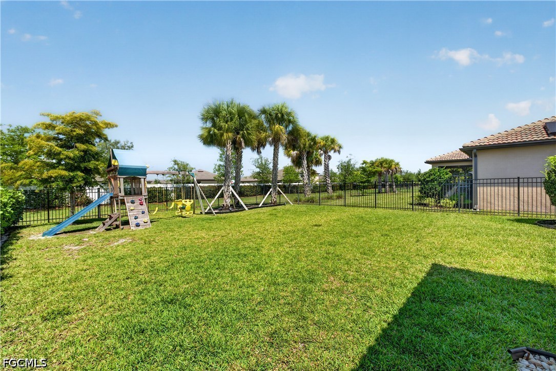 3 Bed SingleFamilyResidence for Sale in Alva, photo 5