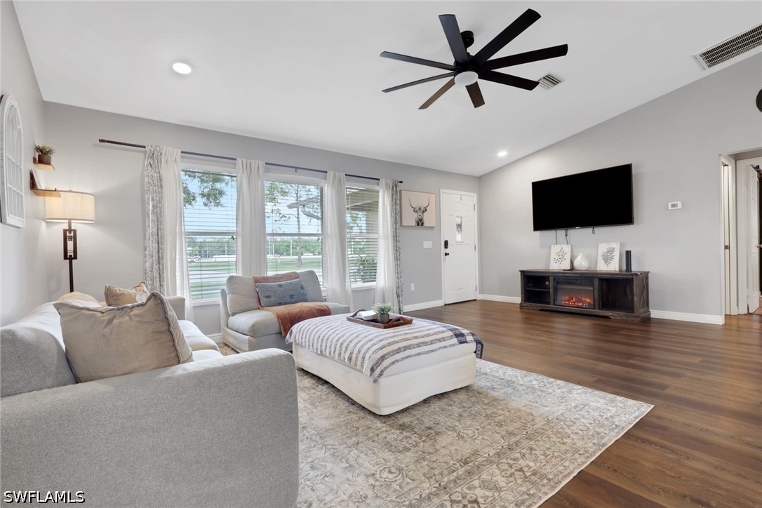 3 Bed SingleFamilyResidence for Sale in Naples, photo 5