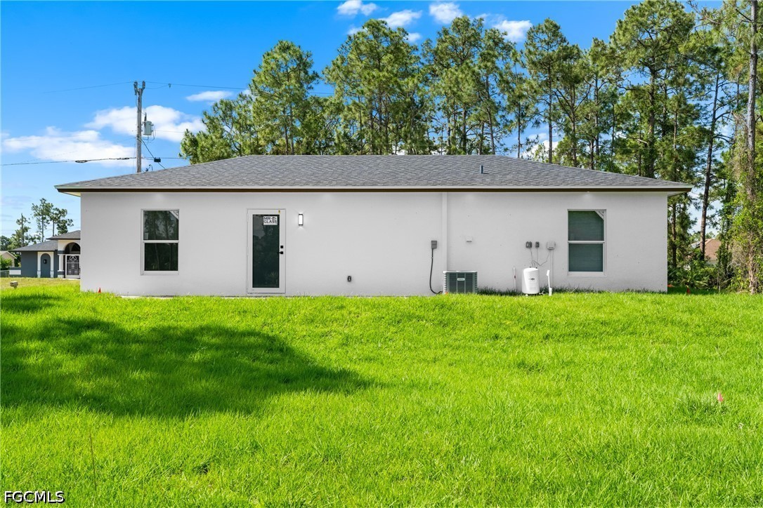 3 Bed SingleFamilyResidence for Sale in Lehigh Acres, photo 5