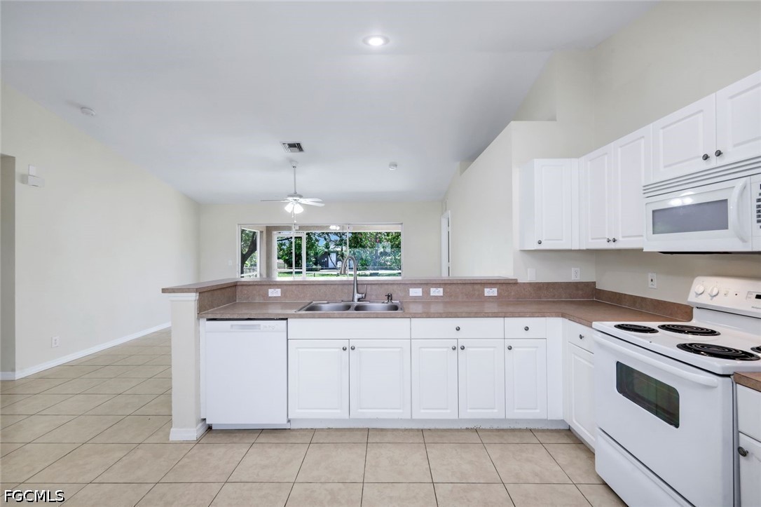 3 Bed SingleFamilyResidence for Sale in Cape Coral, photo 5