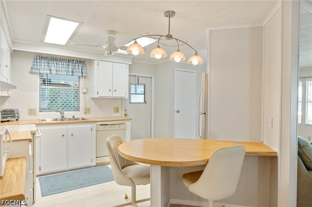 2 Bed ManufacturedHome for Sale in North Fort Myers, FL — photo 5