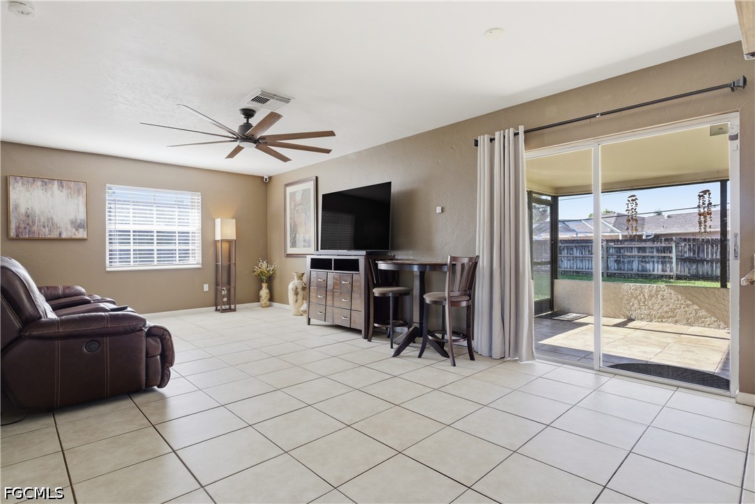 3 Bed SingleFamilyResidence for Sale in Naples, photo 5