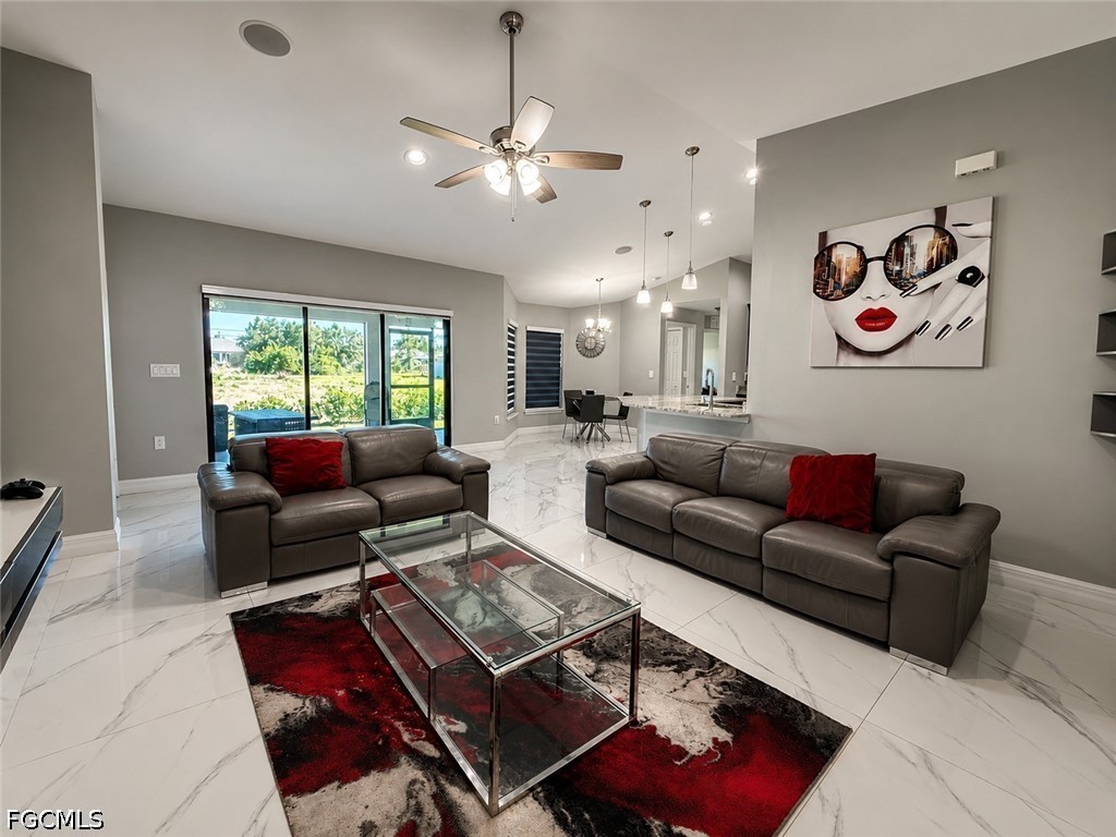 4 Bed SingleFamilyResidence for Sale in Lehigh Acres, photo 5