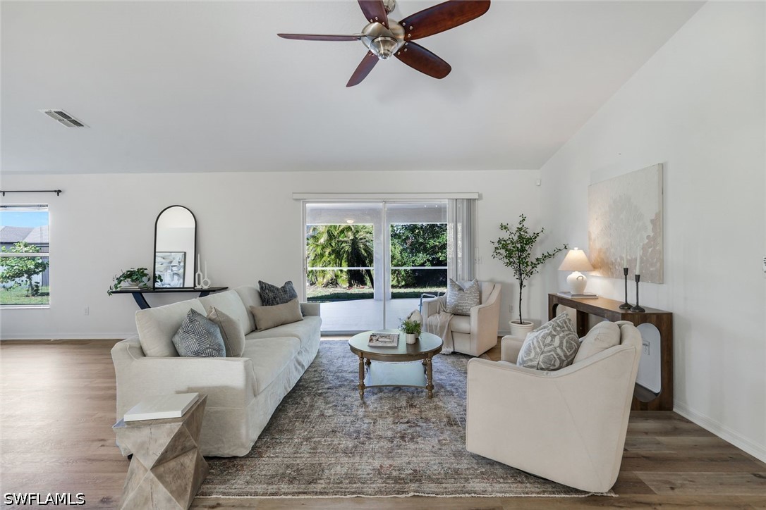 3 Bed SingleFamilyResidence for Sale in Cape Coral, photo 5