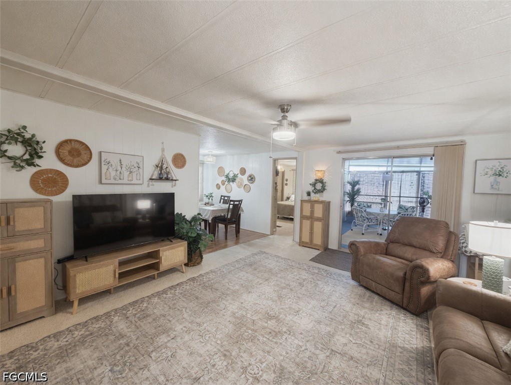 2 Bed ManufacturedHome for Sale in North Fort Myers, photo 5