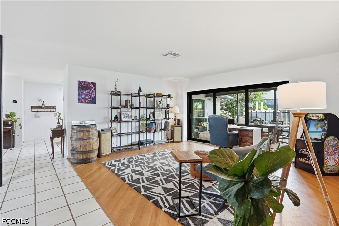 3 Bed Pool Home for Sale in Fort Myers, photo 5