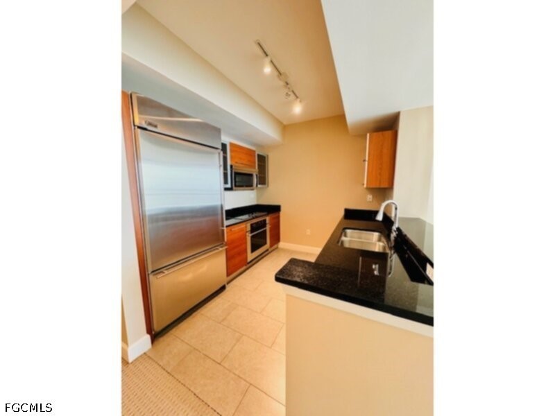 2 Bed Waterfront Home for Sale in Oasis, photo 5