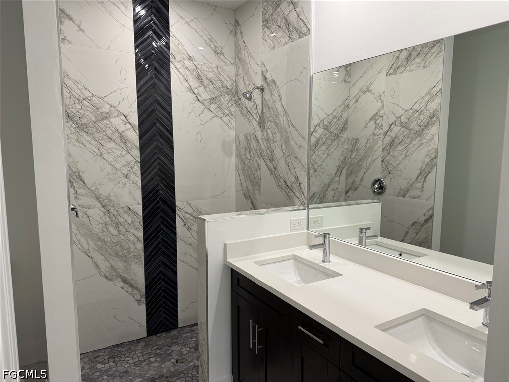 3 Bed SingleFamilyResidence for Sale in Lehigh Acres, photo 5