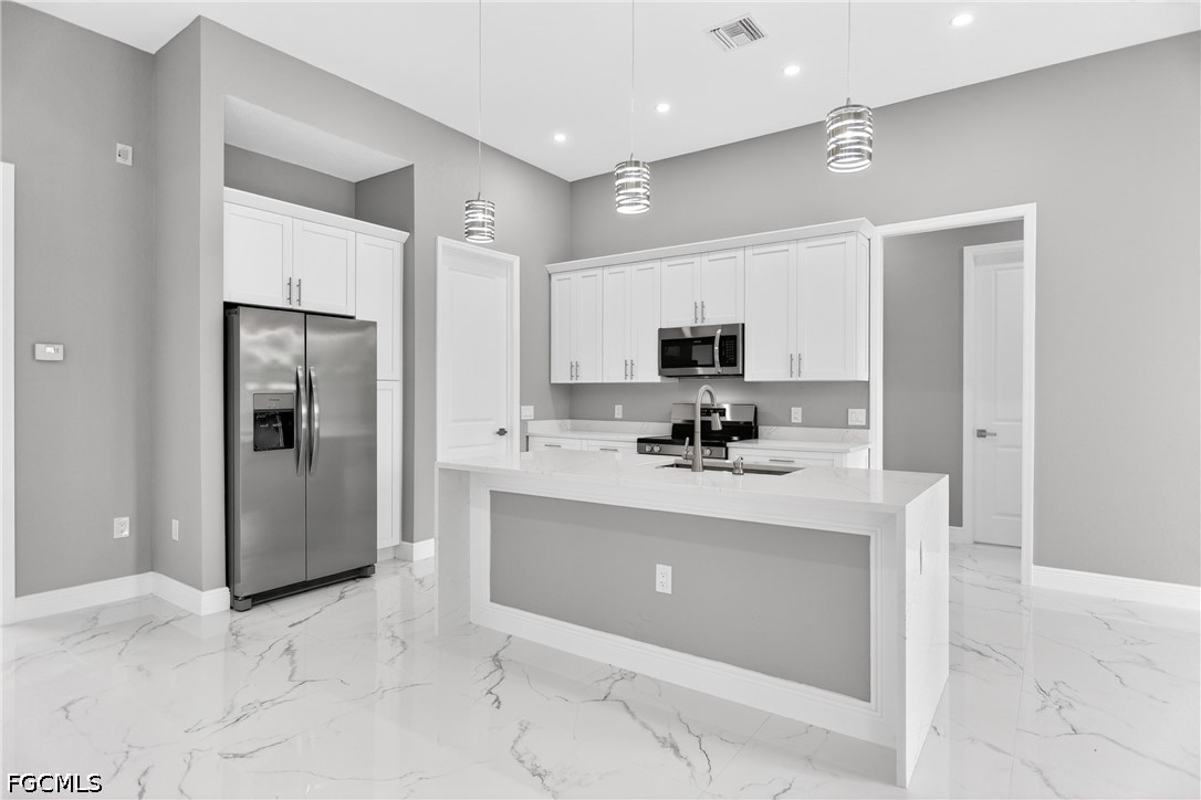 4 Bed SingleFamilyResidence for Sale in Lehigh Acres, photo 5