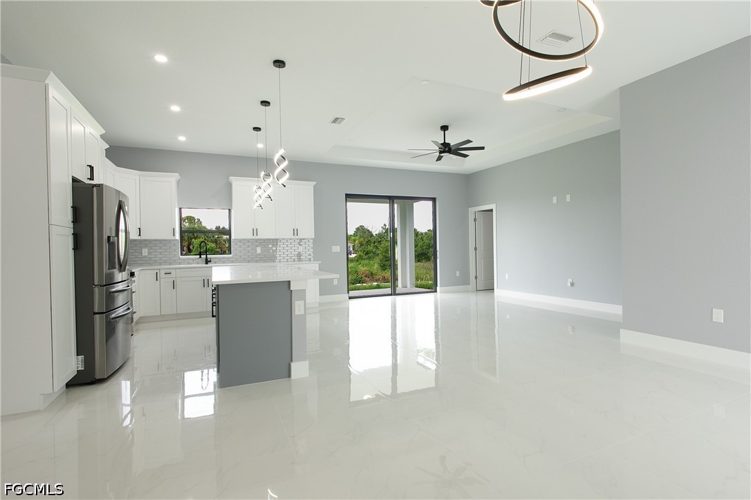 3 Bed SingleFamilyResidence for Sale in Lehigh Acres, photo 5