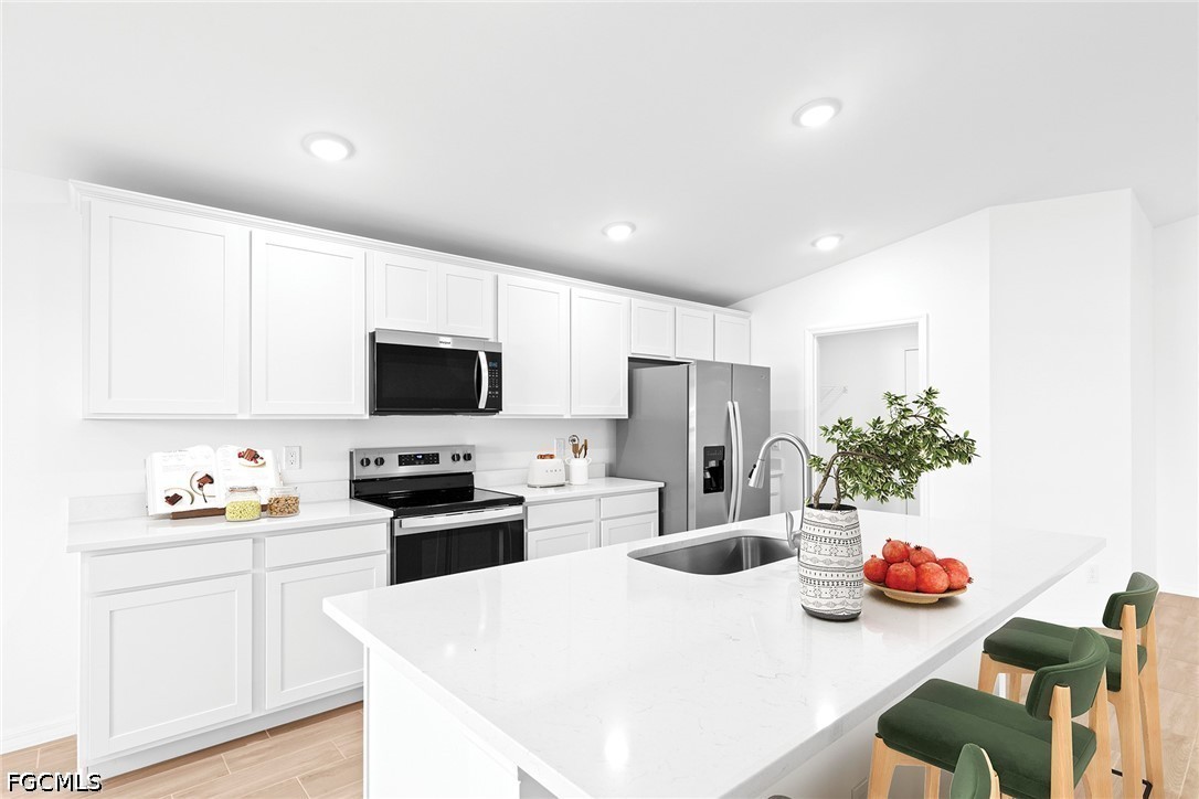 3 Bed SingleFamilyResidence for Sale in Lehigh Acres, photo 5