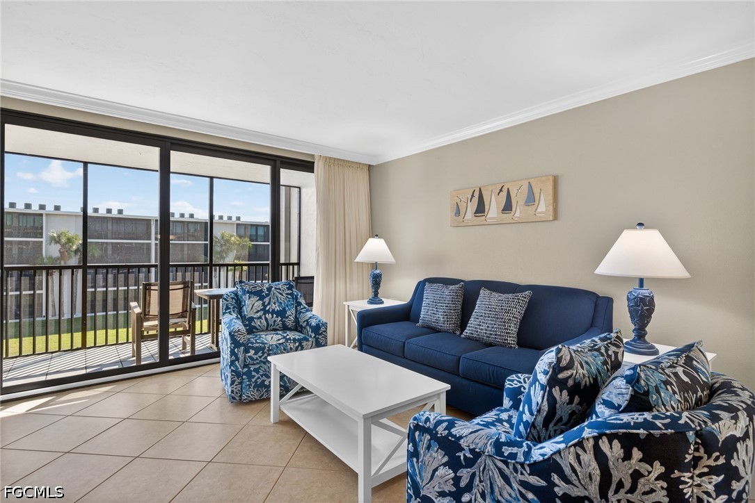 1 Bed Waterfront Home for Sale in Sanibel, photo 5