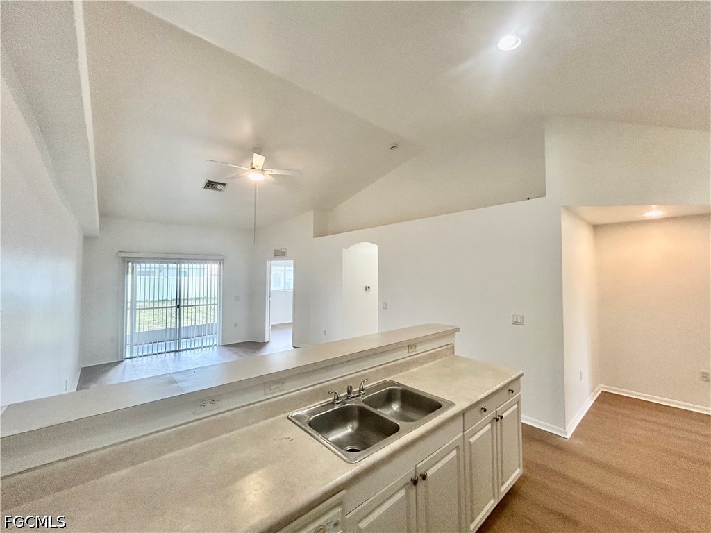 3 Bed Duplex for Sale in Cape Coral, photo 5