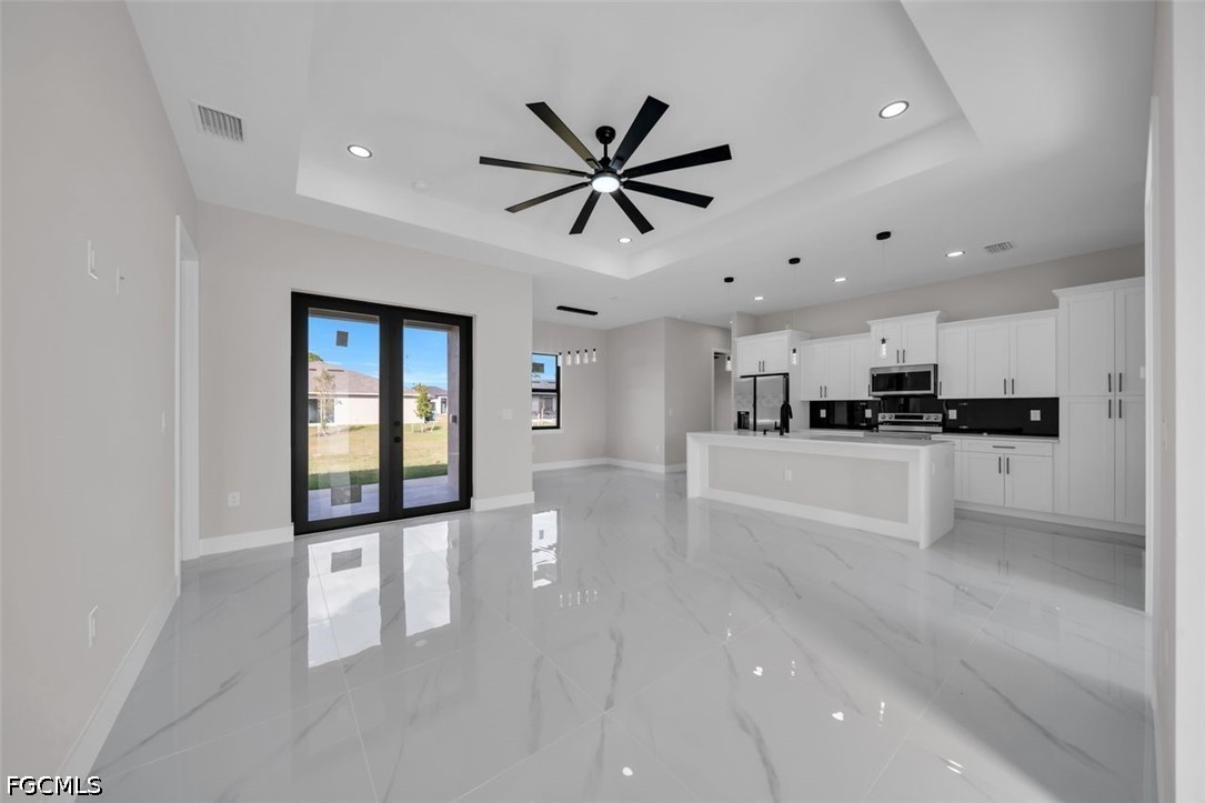 3 Bed SingleFamilyResidence for Sale in Lehigh Acres, photo 5