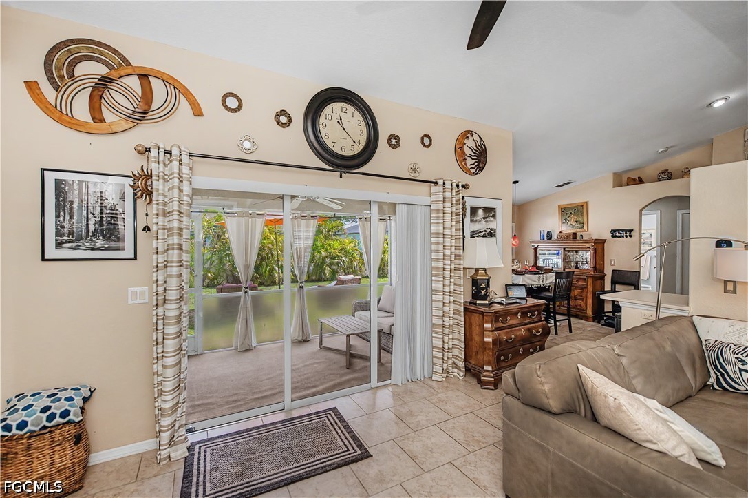 3 Bed SingleFamilyResidence for Sale in Cape Coral, photo 5
