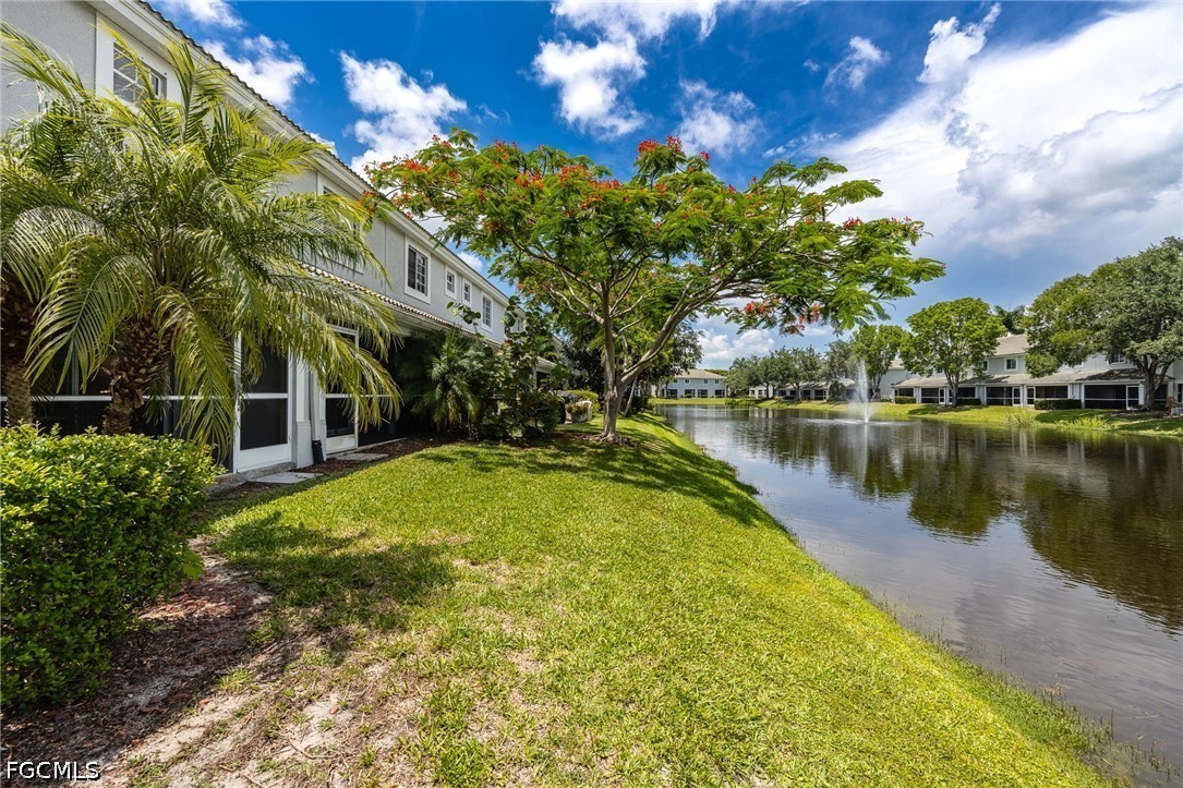 2 Bed Waterfront Home for Sale in Fort Myers, photo 5