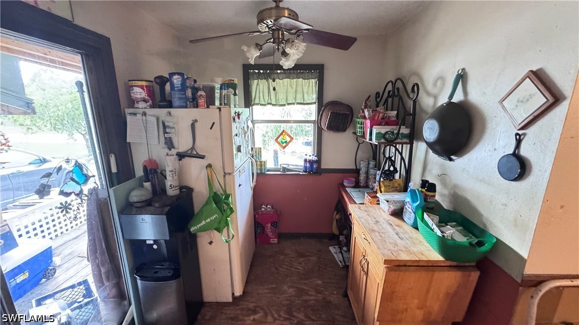 2 Bed SingleFamilyResidence for Sale in Lehigh Acres, photo 5