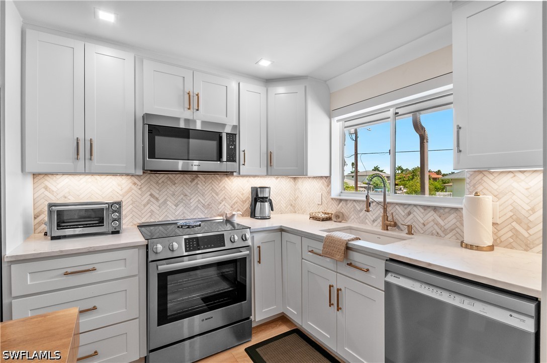 2 Bed Waterfront Home for Sale in Blue Point, photo 5