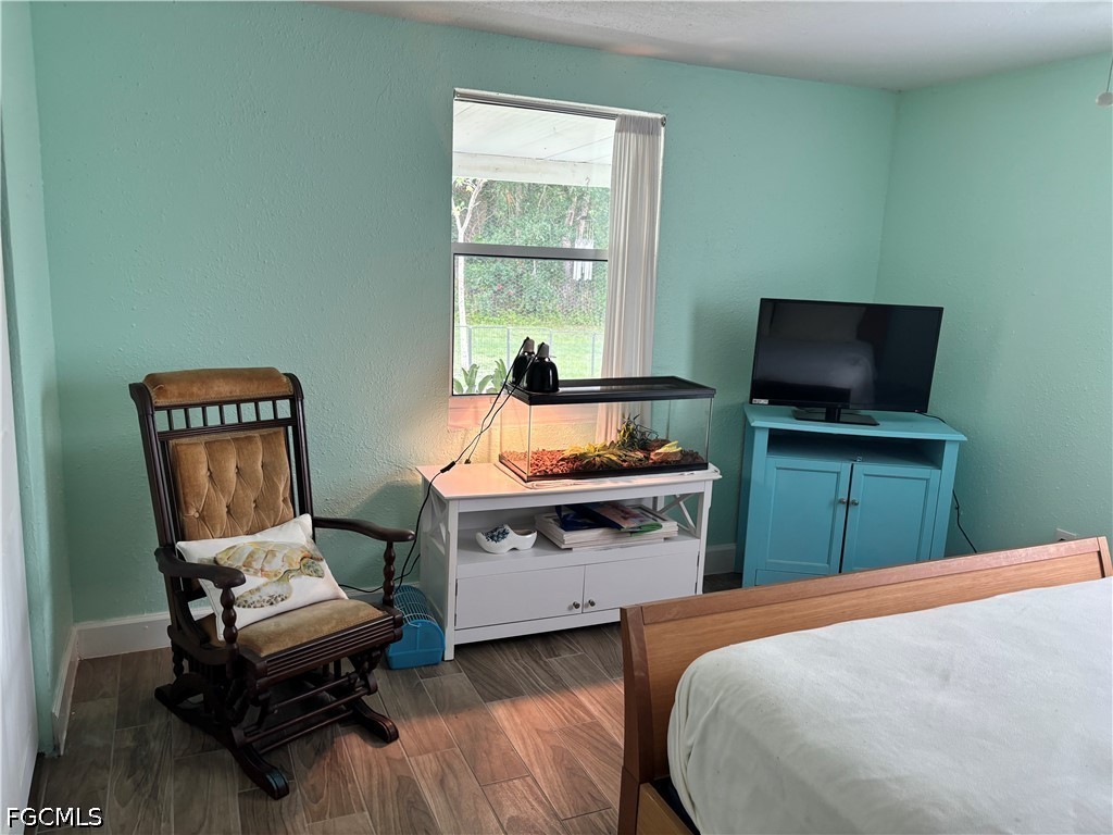 3 Bed SingleFamilyResidence for Sale in North Fort Myers, photo 5