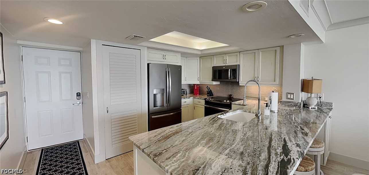2 Bed Pool Home for Sale in Fort Myers, photo 5