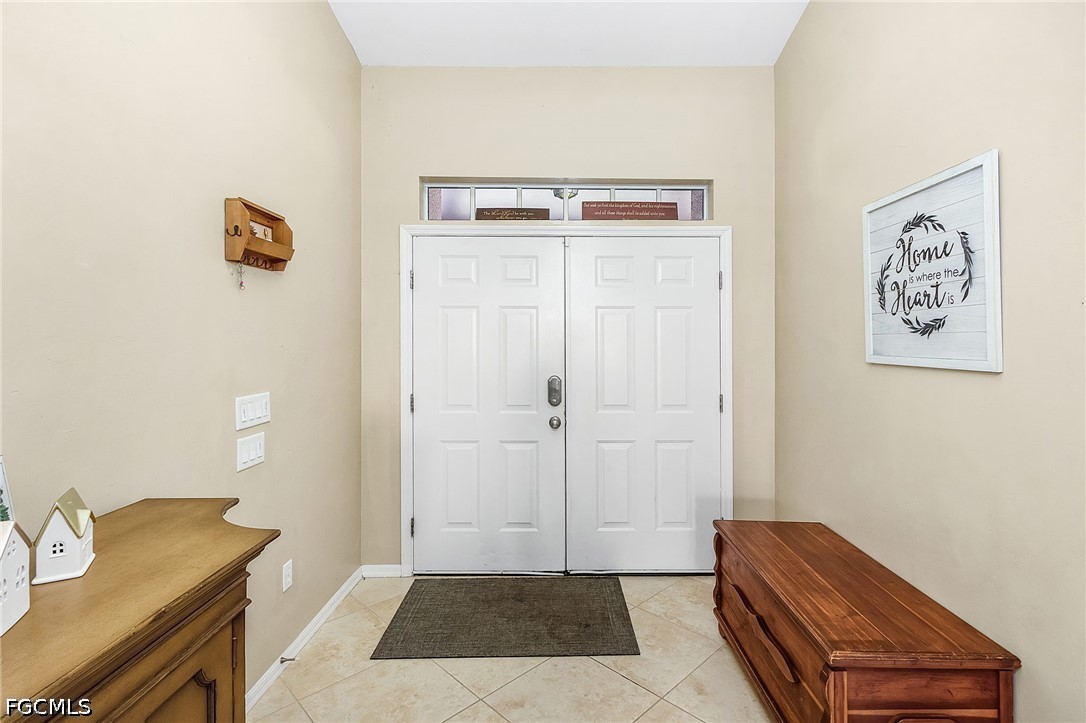 4 Bed SingleFamilyResidence for Sale in Mirror Lakes, FL — photo 5