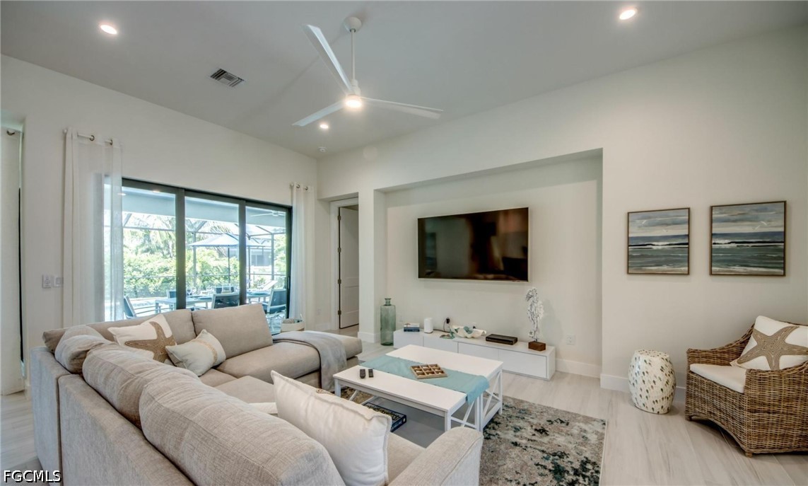 3 Bed Pool Home for Sale in Cape Coral, photo 5