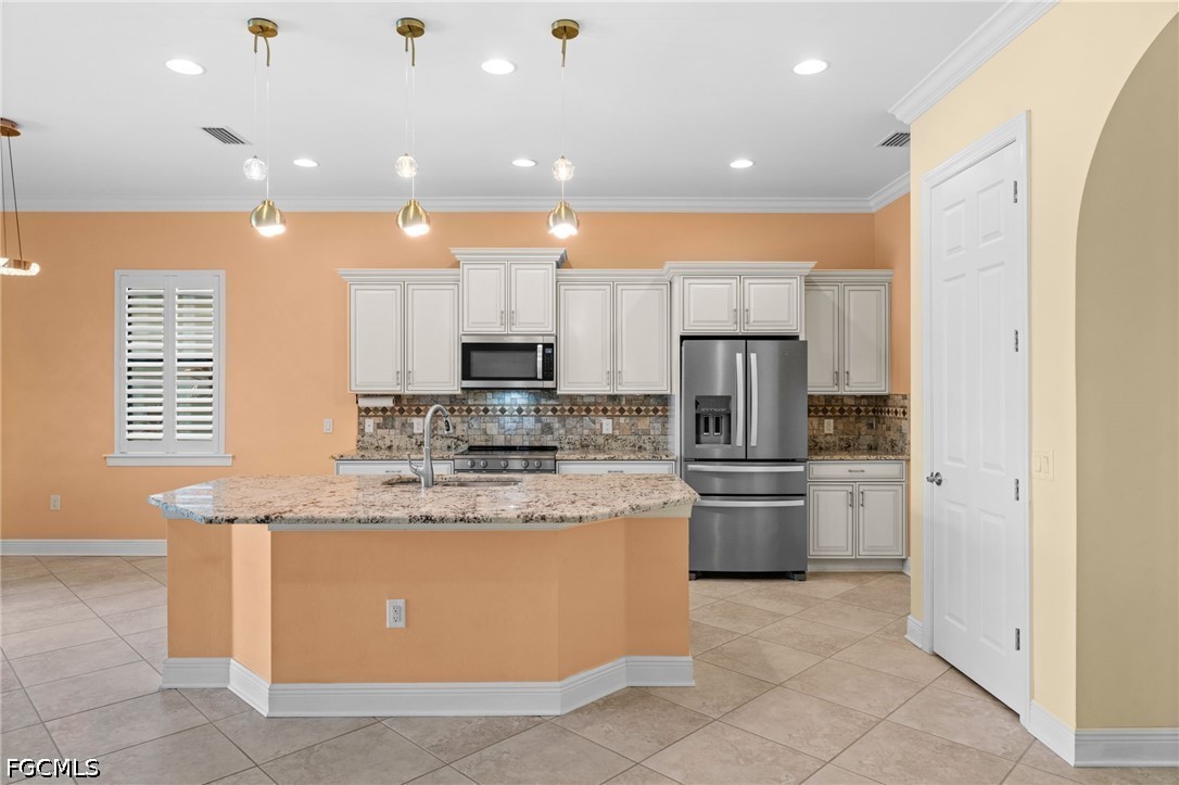 3 Bed Pool Home for Sale in Hampton Park, photo 5