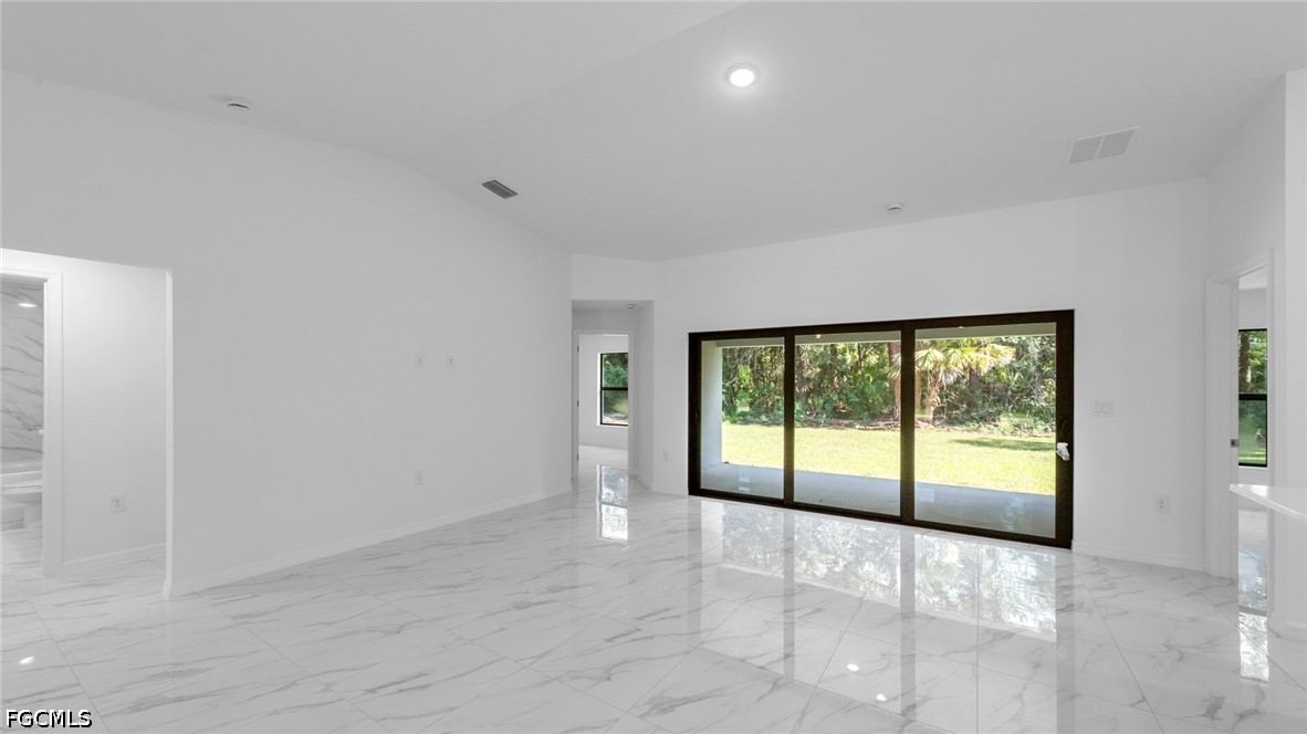 4 Bed SingleFamilyResidence for Sale in Lehigh Acres, photo 5