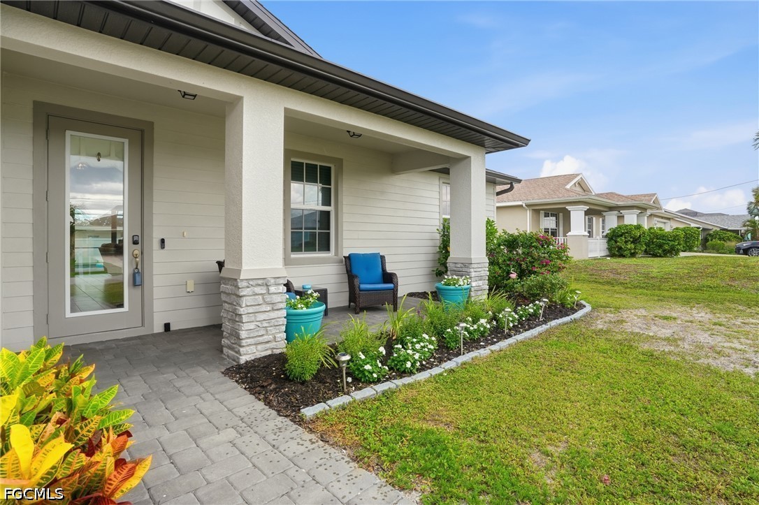 3 Bed Pool Home for Sale in Cape Coral, photo 5