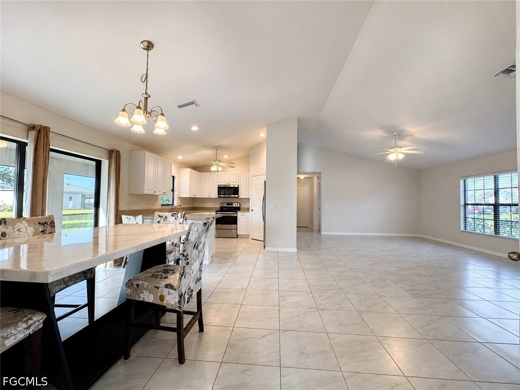 3 Bed SingleFamilyResidence for Sale in Cape Coral, photo 5
