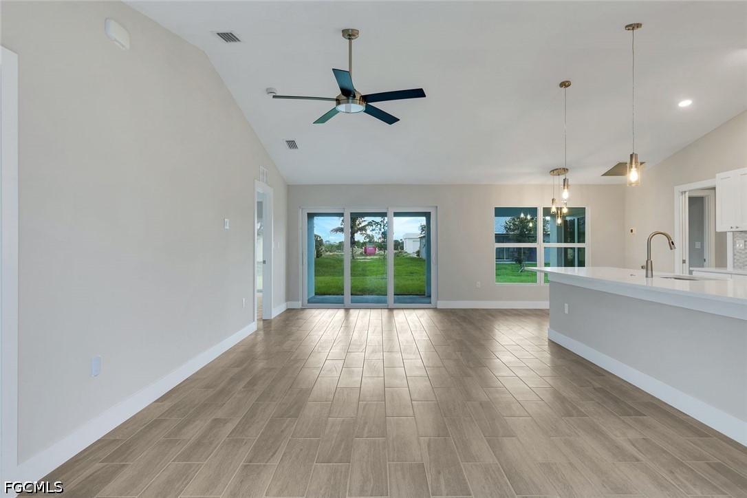 4 Bed SingleFamilyResidence for Sale in Cape Coral, photo 5