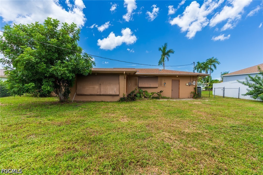 2 Bed SingleFamilyResidence for Sale in Cape Coral, photo 5
