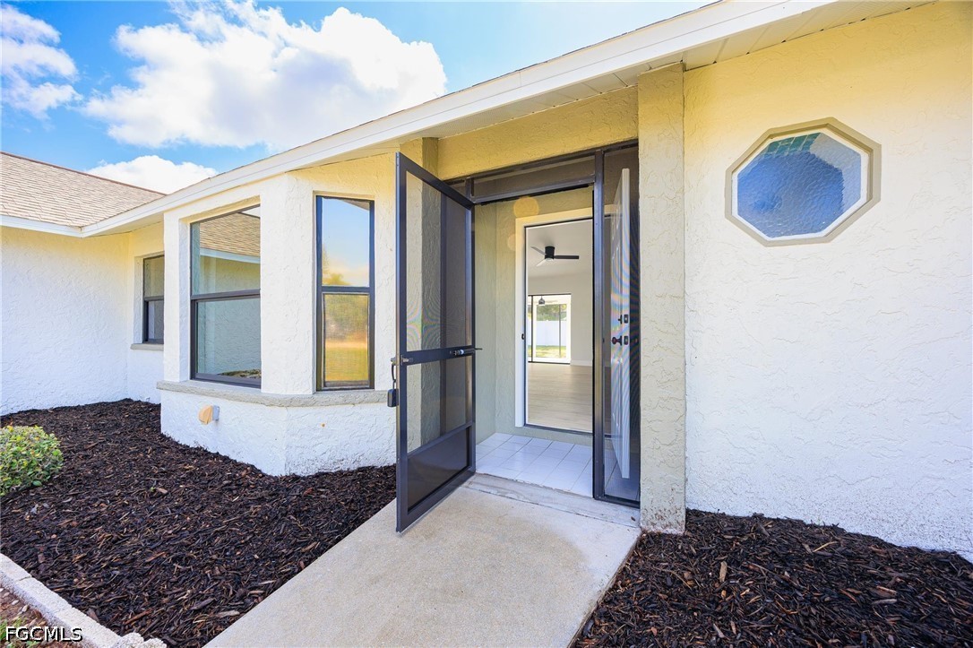 3 Bed SingleFamilyResidence for Sale in Cape Coral, photo 5