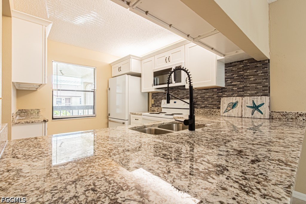 3 Bed Condominium for Sale in Fort Myers, photo 5