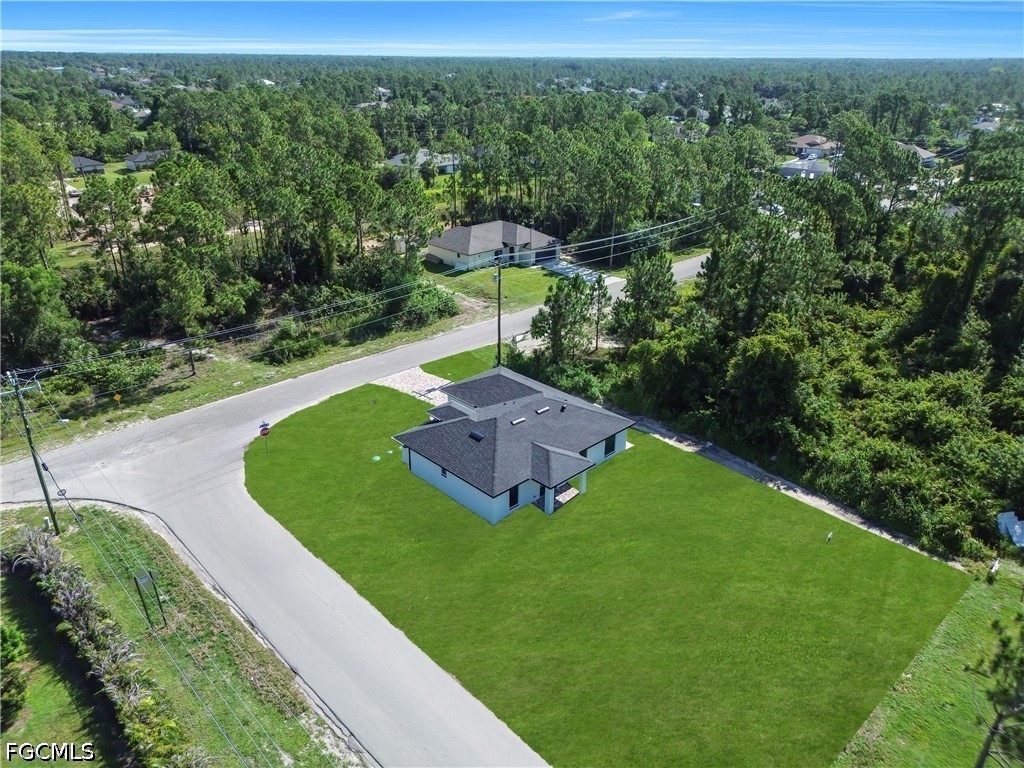 3 Bed SingleFamilyResidence for Sale in Lehigh Acres, photo 5