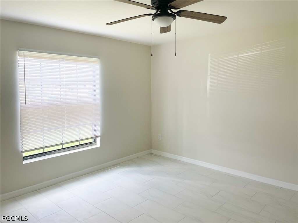 3 Bed SingleFamilyResidence for Sale in Cape Coral, photo 5